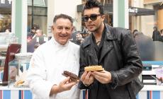 Stash dei The  Kolors al Fidenza Village per l'apertura del suo Calamore: “Questa per me è una pietra miliare. A Parma ho cari amici” 