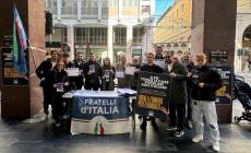 Banchetto informativo di FdI in via Mazzini contro le zone 30 e contro la delibera regionale che vuole modificare i termini per l'assegnazione delle case popolari