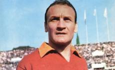 Addio a Giacomo Losi, storico capitano della Roma. Era nato a Soncino nel Cremonese