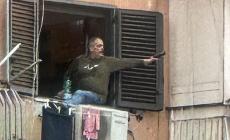 Barricato in casa, ha ammazzato la moglie a coltellate e si è ucciso 