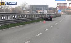 Scappa sull'auto rubata: 53enne fermato dai carabinieri dopo una rocambolesca fuga  - Video: l'auto bloccata in tangenziale