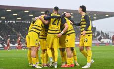 Cittadella-Parma 1-2:  grande vittoria  per i crociati che si portano a casa 3 punti. Sfondati i 50 punti in classifica. I gialloblù sono avanti sei punti da Cremonese e  Como 