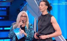 "Censura vergognosa", pioggia di critiche sui social per Mara Venier  (che chiude i commenti)