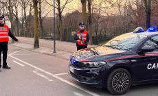 Fanno spesa al supermercato senza pagare poi fuggono nei campi con il carrello: nei guai tre tunisini