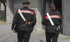 Botte, minacce e offese alla compagna 19enne: denuncia e divieto di avvicinamento