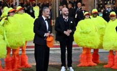 John Travolta compie 70 anni. Dalla Febbre del sabato sera al Ballo del qua qua a Sanremo: foto