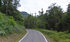 Frontale a Piane di Carniglia , un motociclista è in gravi condizioni