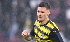 Parma, finisce 1-1 a casa del Como. Che sofferenza, ma i gialloblù restano primi con un buon vantaggio.  Pareggio di Cremonese e Palermo, solo il Venezia ne approfitta vincendo