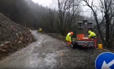 Santa Maria del Taro, Sp 359 aperta a senso unico alternato, come la Sp 28. Frana sotto sorveglianza. Neve al passo del Tomarlo - Video