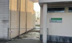 Casa dalle salute Montanara: cade l'intonaco sull'ingresso