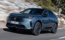 Ibrida o elettrica? Nuova Peugeot 3008 si fa in due