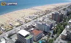 Una ventenne parmigiana accusa un albergatore di molestie, lui si difende e parla di una vendetta - Video 