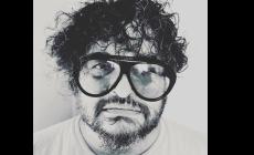 Artista accusato di blasfemia accoltellato a Carpi, "il quadro offensivo" imbrattato 