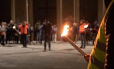 Via Crucis notturna tra le strade di Parma con il vescovo Solmi - Le foto