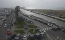 Viareggio affollata: esauriti i ristoranti in spiaggia (nonostante un meteo non primaverile)
