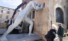 "Mr Arbitrium", il gigante a sostegno di San Francesco