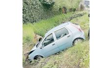 Paura a Pilastro, auto finisce nel canale, a bordo una bimba, la mamma e la nonna