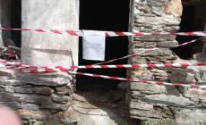 Donna trovata morta in una chiesetta diroccata: aveva un profondo taglio al collo, si indaga per omicidio ad Aosta 