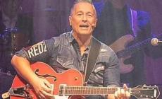 Paolo Belli sospende il tour teatrale: "Mia moglie sta male, ha bisogno di me"