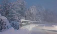 Auto bloccata nella neve al Passo dei Due Santi: coppia soccorsa all'alba. Camion esce di strada a Tarsogno