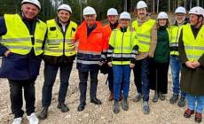 Il ministro Abodi ispeziona i lavori per la pista di bob di Cortina: "Siamo in anticipo sulla tabella di marcia"