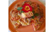 Una torta di rose con sorpresa per la festa della mamma