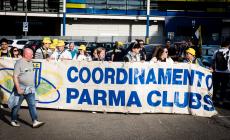 La carica dei tifosi del Coordinamento in marcia verso il Mapei Stadium