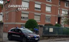 Ruba dal bancone di un negozio il cellulare della commessa: immortalato dalle telecamere e preso