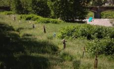 Spaventapasseri in movimento: dal greto  della Parma verso l'Oltretorrente - Foto
