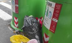 Strada Navetta, problemi con i rifiuti e... l'educazione  - Le foto