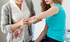 Psoriasi, visite gratuite in piazza Garibaldi con una clinica mobile 