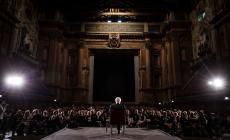 Il teatro Farnese stipato di spettatori per la Lectio di Corrado Augias sull'Europa 