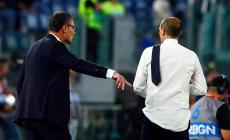 Alta tensione tra la Juventus e Allegri (che si è preso due giorni di squalifica), ma niente esonero anticipato. La società: "Siamo contrariati". E la Figc apre un'inchjesta sulla lite con il direttore di Tuttosport