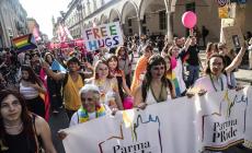 Tanta gente e tanti colori: il Parma Pride riempe le vie del Centro