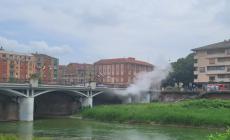Si rompe una tubatura e si sprigiona una nuvola di vapore, paura vicino al ponte delle Nazioni - Foto 