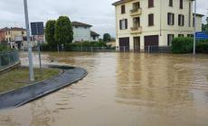 Strade allagate a Castione Marchesi, chiusa la Sp588 R. Protezione civile attivata a Fidenza. Enza, Stirone e Rovacchia "sotto osservazione" - Video  