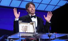 Cannes, "Anora" di Sean Baker a sorpresa vince la Palma d'Oro. Sorrentino e Coppola a mani vuote