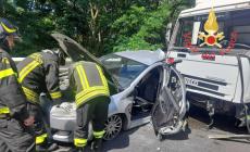 Auto in panne colpita da furgone, un morto e 2 feriti sulla A2
