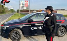 Fa una spesa di Parmigiano e coppa, non paga, sorride e se ne va. Ma scatta l'allarme. Denunciata 53enne
