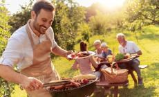 A tutta griglia: la carne rossa fa proprio male ? Una ricerca  canadese   mette in discussione  il  «dogma»