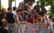 Allegria e fumogeni, trattori e... cavalli: le foto dell'ultimo giorno di scuola a Parma 