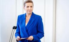 La premier Mette Frederiksen presa a pugni a Copenaghen: arrestato l'assalitore