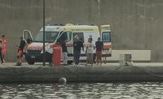 Auto finisce in mare nel  porto di Lavagna: gravi una mamma e il suo bimbo