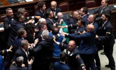 Rissa alla Camera sull'autonomia, colpito il deputato M5s Donno - Video