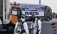 Ritirata la patente al camionista che ha sversato 800 litri di solvente a Cortile San Martino