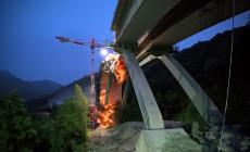 Viadotto Gravagna, il momento in cui le cariche esplosive vengono fatte brillare- Video