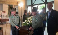 Penne nere e tanta commozione per l'ultimo saluto a Francesco Canali - Foto e Video