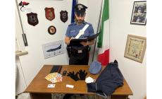 Si finge finanziere per derubare un'anziana ma il citofono attiva la videosorveglianza: 60enne arrestato dai carabinieri a Fidenza