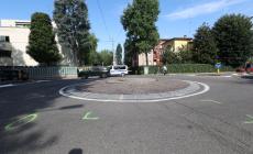 Bici elettrica investita da un'auto in via Zarotto