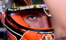 Gp d'Austria: Verstappen parte in pole position, Sainz quarto. Sesto tempo per Leclerc